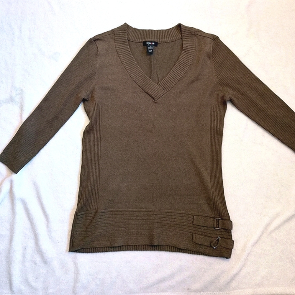 Women's Large Army Green V-neck sweater.